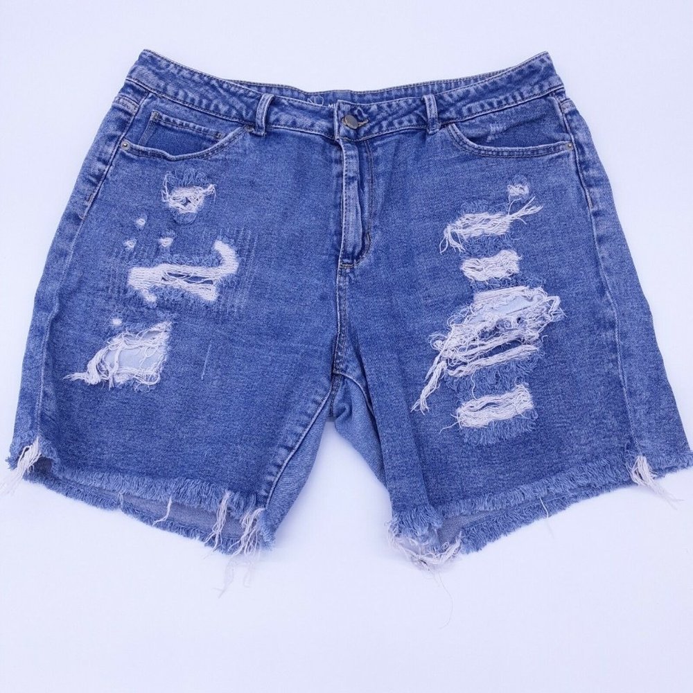 🌻No Boundries sz 17 Juniors Distressed Mid Rise Denim Jeans Shorts
